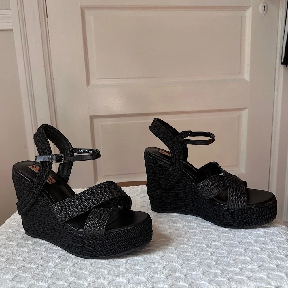 Woven Platform Wedge Sandals - Black